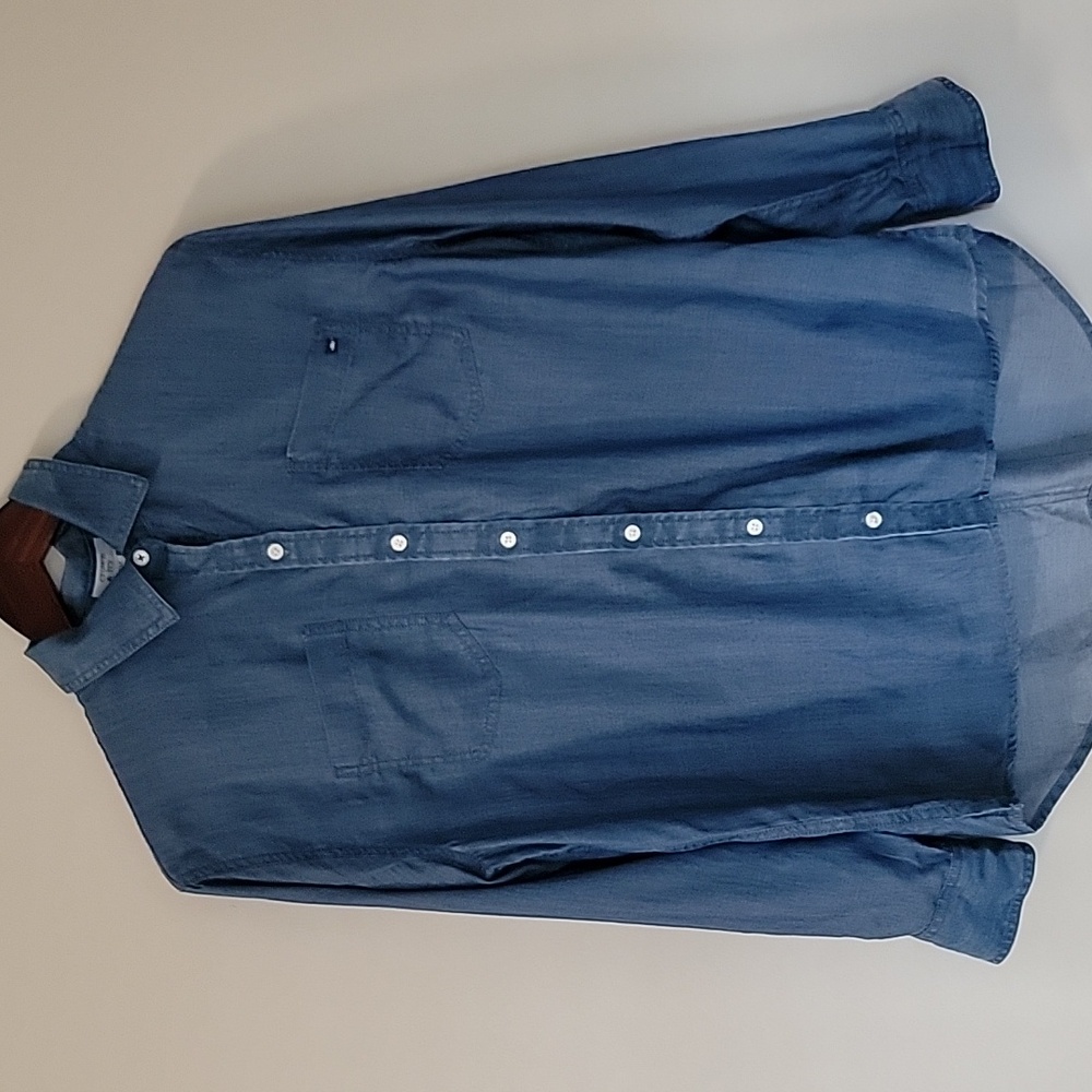 Crown & Ivy chambray-style button-down PM